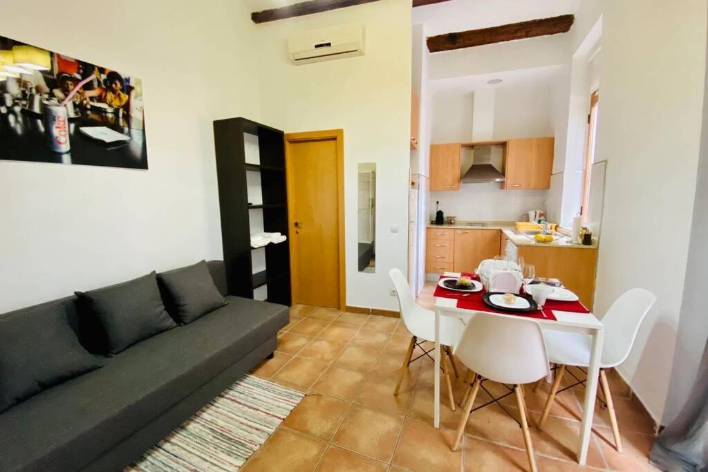Acogedor Loft En Centro Historico Apartman Valencia Kültér fotó